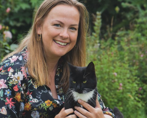 Jeanette Varberg med sin kat