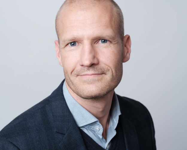Nicolai Fischer-Bogason tiltræder en nyoprettet stilling som vicedirektør for Dyrenes Beskyttelse. 