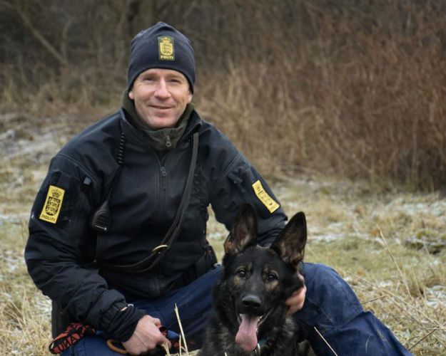 Woody har bestået eksamen som politihund