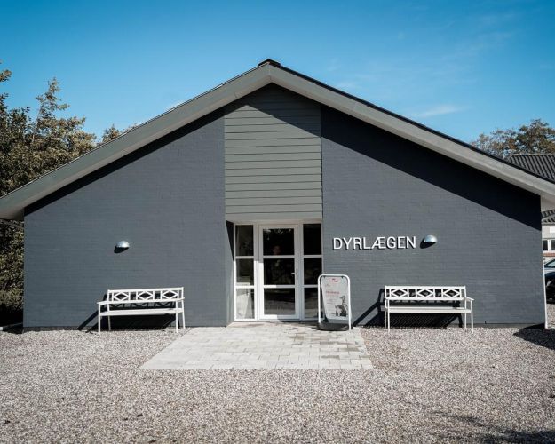 Den nye dyrlægeklinik udefra. 